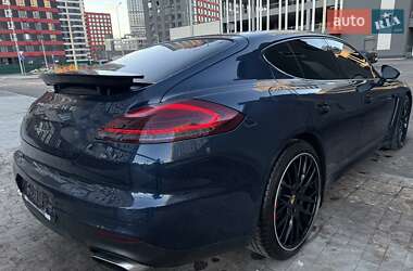 Фастбэк Porsche Panamera 2013 в 
