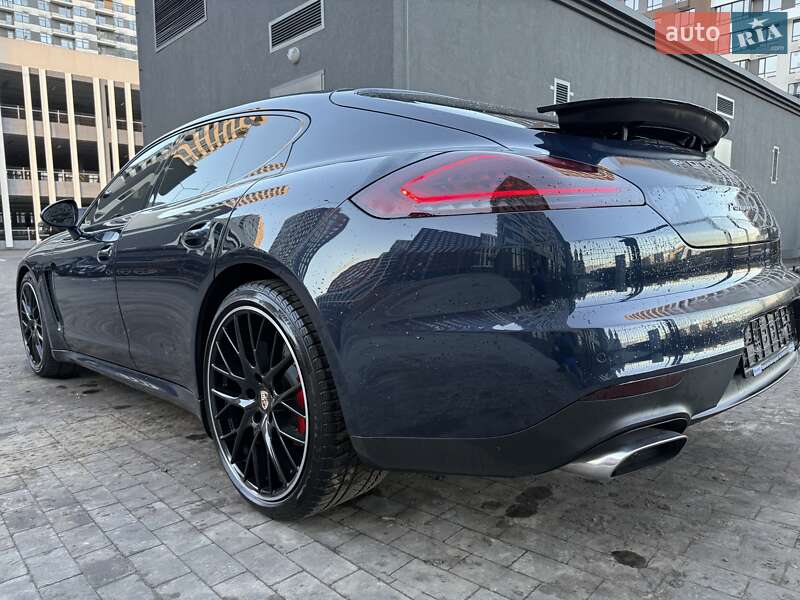 Фастбэк Porsche Panamera 2013 в Киеве