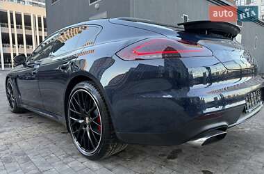 Фастбэк Porsche Panamera 2013 в 