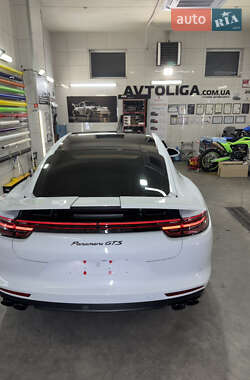 Фастбэк Porsche Panamera 2019 в 