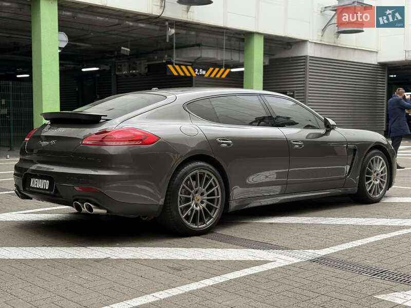 Фастбэк Porsche Panamera 2014 в Киеве фото 9 Фастбэк Porsche Panamera 2014 в Киеве