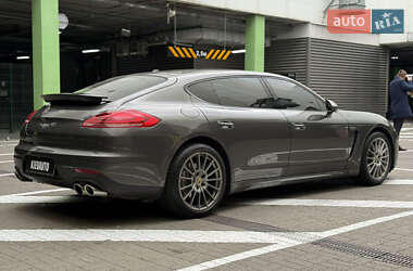 Фастбэк Porsche Panamera 2014 в 