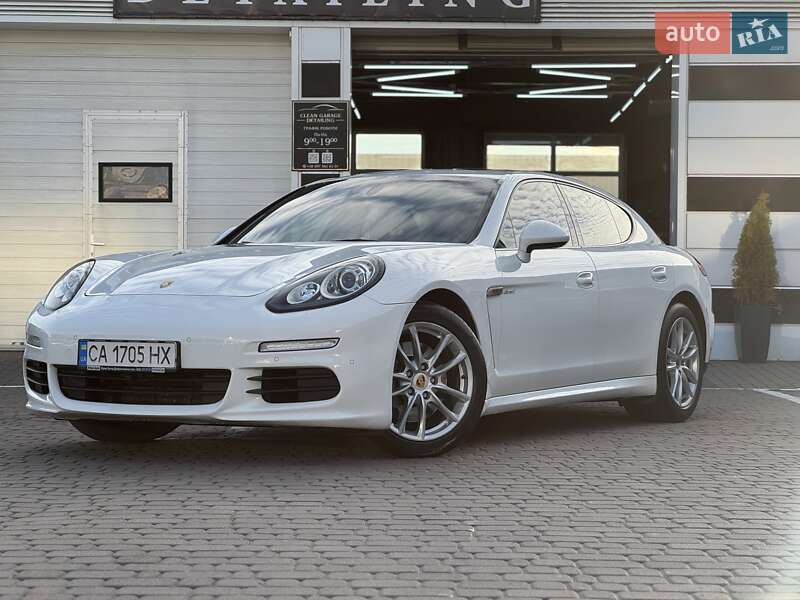 Фастбэк Porsche Panamera 2013 в Киеве