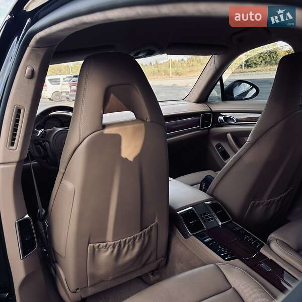 Фастбэк Porsche Panamera 2012 в Запорожье