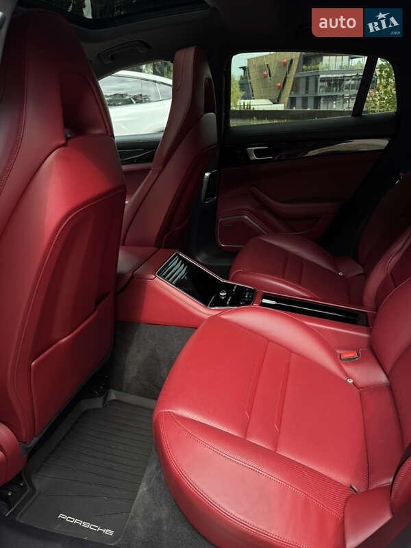 Фастбек Porsche Panamera 2018 в Києві фото 14 Фастбек Porsche Panamera 2018 в Києві