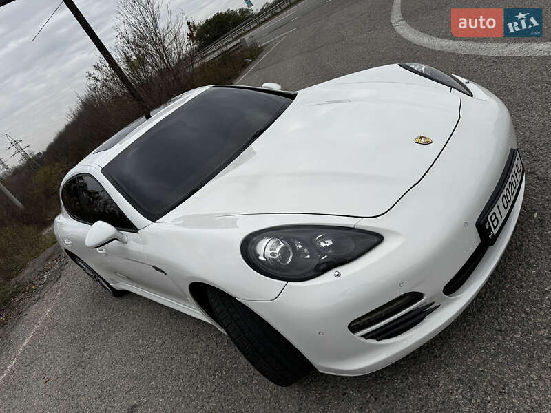 Фастбек Porsche Panamera 2010 в Харкові
