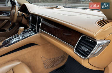 Фастбек Porsche Panamera 2010 в 