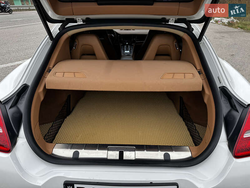 Фастбек Porsche Panamera 2010 в Харкові