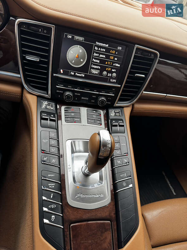 Фастбек Porsche Panamera 2010 в Харкові