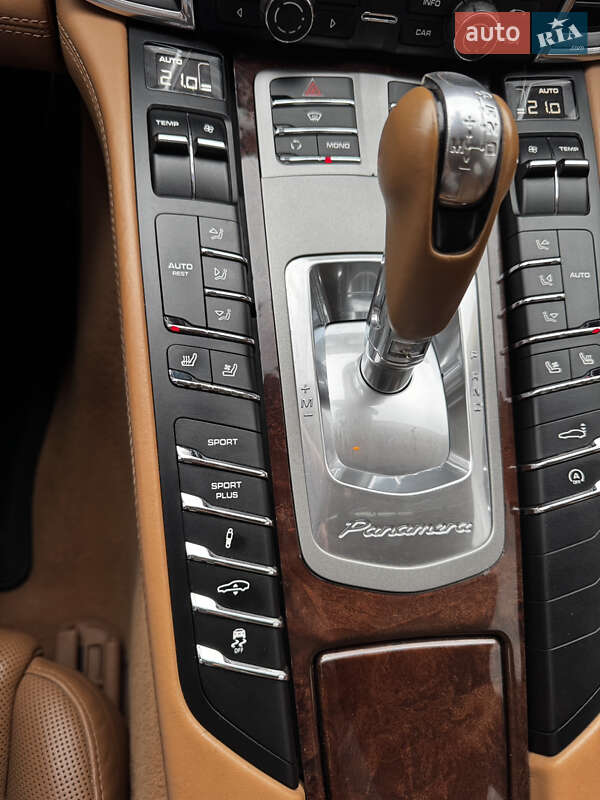 Фастбек Porsche Panamera 2010 в Харкові