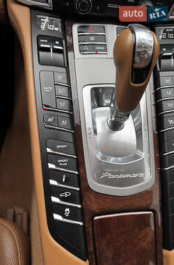 Фастбек Porsche Panamera 2010 в 