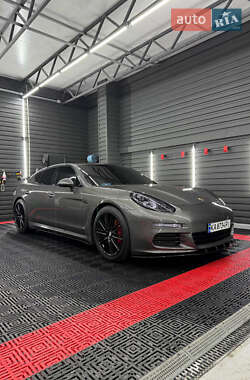 Фастбэк Porsche Panamera 2013 в Киеве