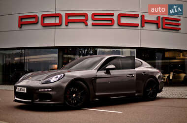 Фастбэк Porsche Panamera 2013 в 
