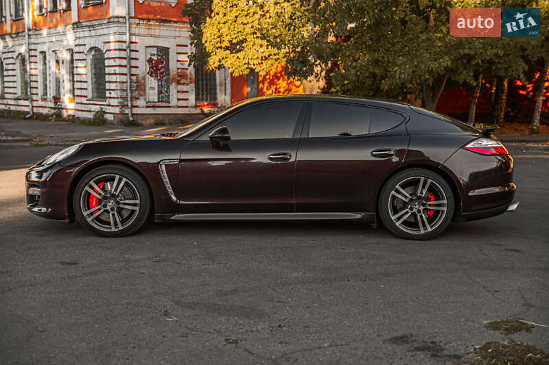 Фастбек Porsche Panamera 2011 в Києві