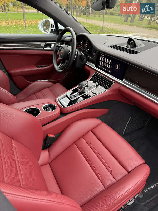 Фастбек Porsche Panamera 2023 в Києві