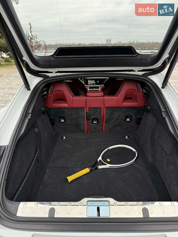 Фастбек Porsche Panamera 2023 в Києві