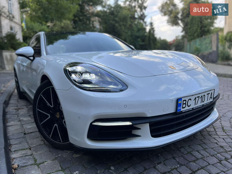 Фастбэк Porsche Panamera 2018 в Львове