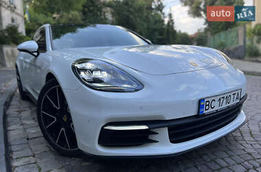 Фастбэк Porsche Panamera 2018 в 