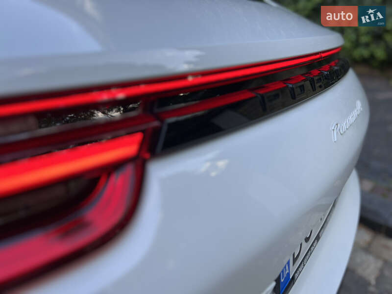 Фастбэк Porsche Panamera 2018 в Львове