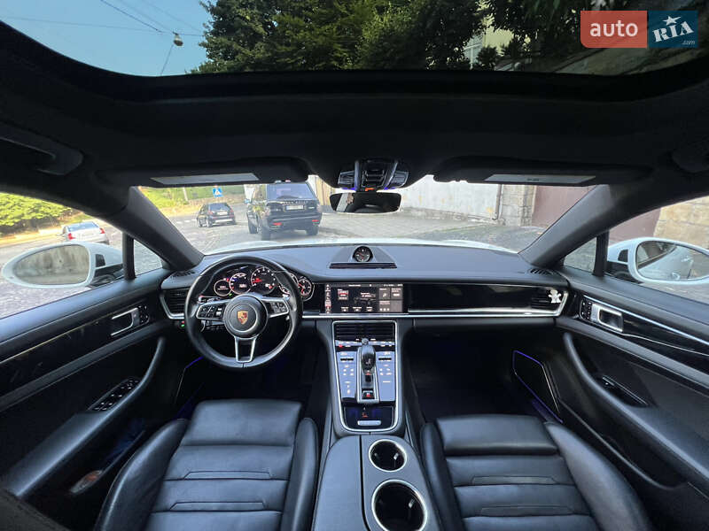 Фастбэк Porsche Panamera 2018 в Львове