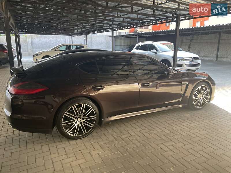 Фастбек Porsche Panamera 2012 в Одесі фото 9 Фастбек Porsche Panamera 2012 в Одесі