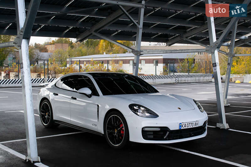 Фастбек Porsche Panamera 2019 в Києві