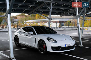 Фастбек Porsche Panamera 2019 в  фото 25 Фастбек Porsche Panamera 2019 в