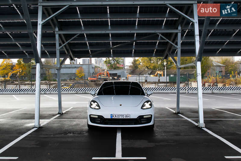 Фастбек Porsche Panamera 2019 в Києві
