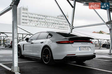 Фастбек Porsche Panamera 2019 в  фото 35 Фастбек Porsche Panamera 2019 в