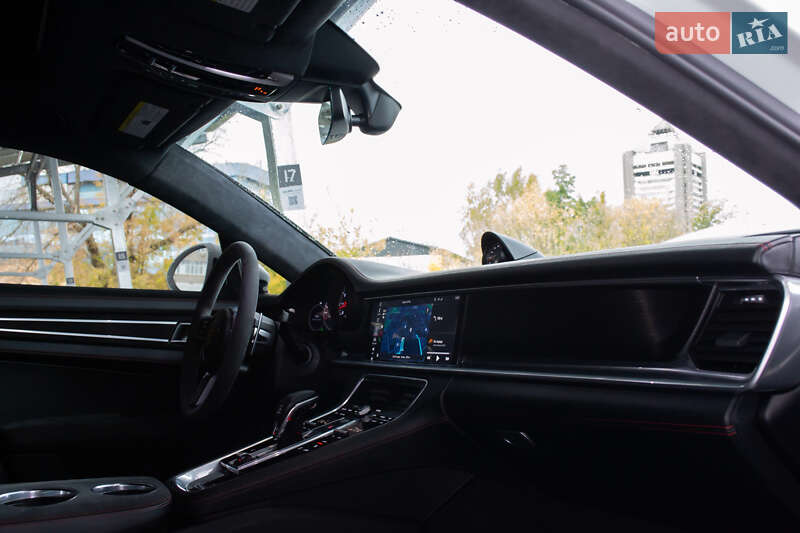 Фастбек Porsche Panamera 2019 в Києві