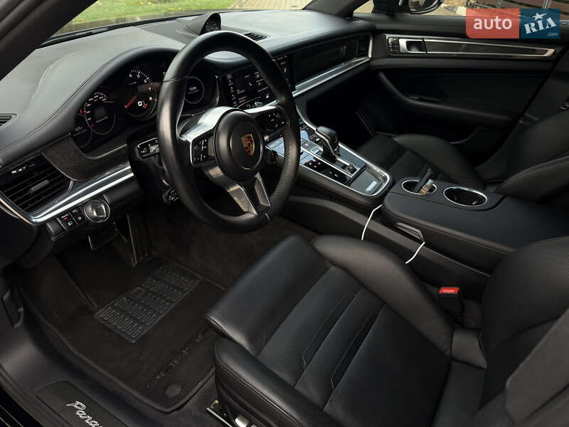 Фастбек Porsche Panamera 2017 в Києві фото 12 Фастбек Porsche Panamera 2017 в Києві