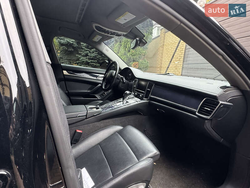 Фастбек Porsche Panamera 2013 в Києві