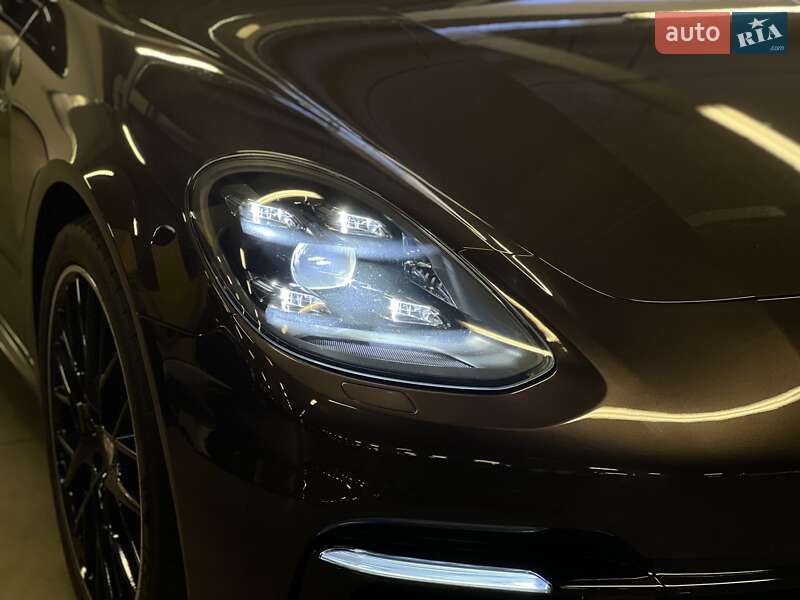Фастбэк Porsche Panamera 2018 в Киеве