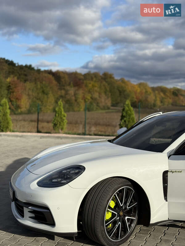 Фастбек Porsche Panamera 2018 в Вінниці