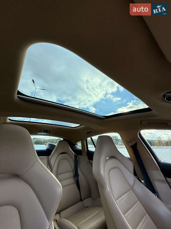 Фастбек Porsche Panamera 2018 в Вінниці