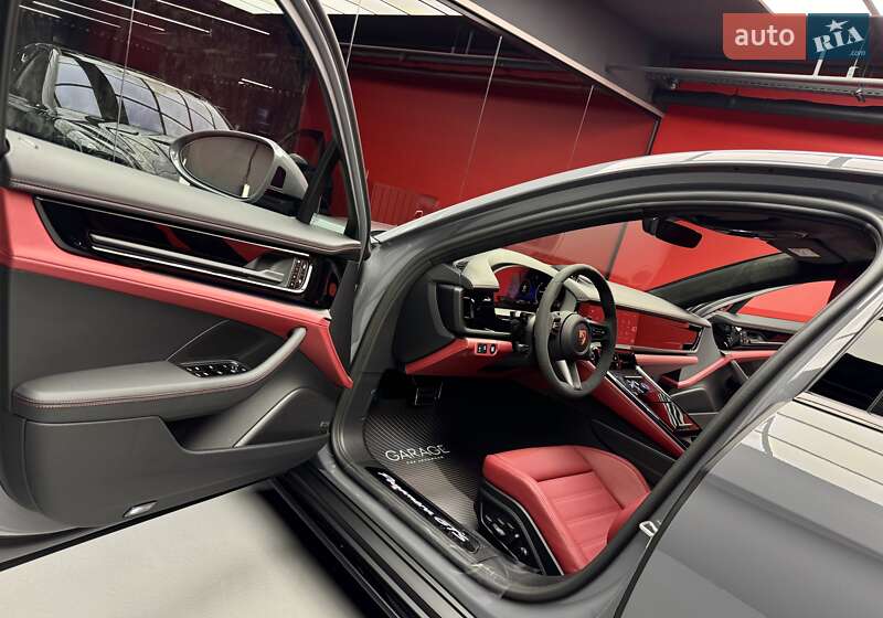 Фастбек Porsche Panamera 2025 в Києві