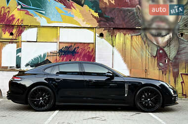 Фастбэк Porsche Panamera 2022 в Киеве