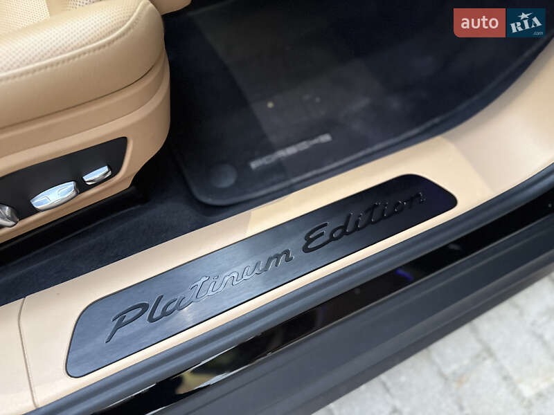 Фастбэк Porsche Panamera 2022 в Киеве фото 28 Фастбэк Porsche Panamera 2022 в Киеве