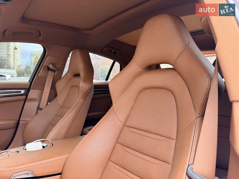 Фастбек Porsche Panamera 2019 в Києві