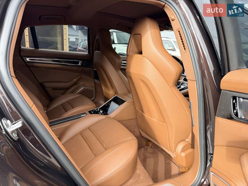 Фастбек Porsche Panamera 2019 в Києві