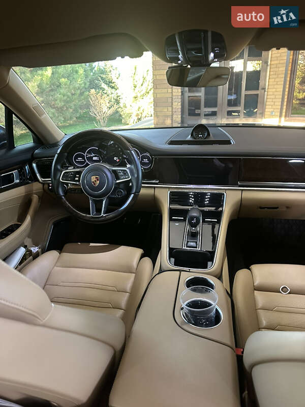 Фастбэк Porsche Panamera 2018 в Днепре фото 8 Фастбэк Porsche Panamera 2018 в Днепре