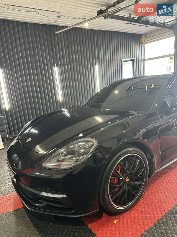 Фастбэк Porsche Panamera 2018 в Днепре фото 15 Фастбэк Porsche Panamera 2018 в Днепре