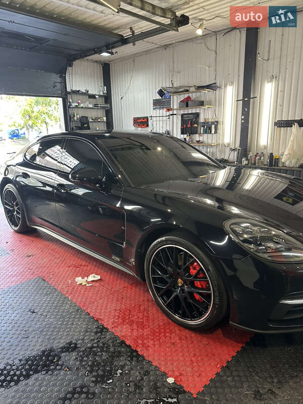 Фастбэк Porsche Panamera 2018 в Днепре фото 17 Фастбэк Porsche Panamera 2018 в Днепре