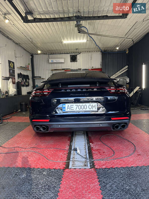Фастбэк Porsche Panamera 2018 в Днепре фото 21 Фастбэк Porsche Panamera 2018 в Днепре
