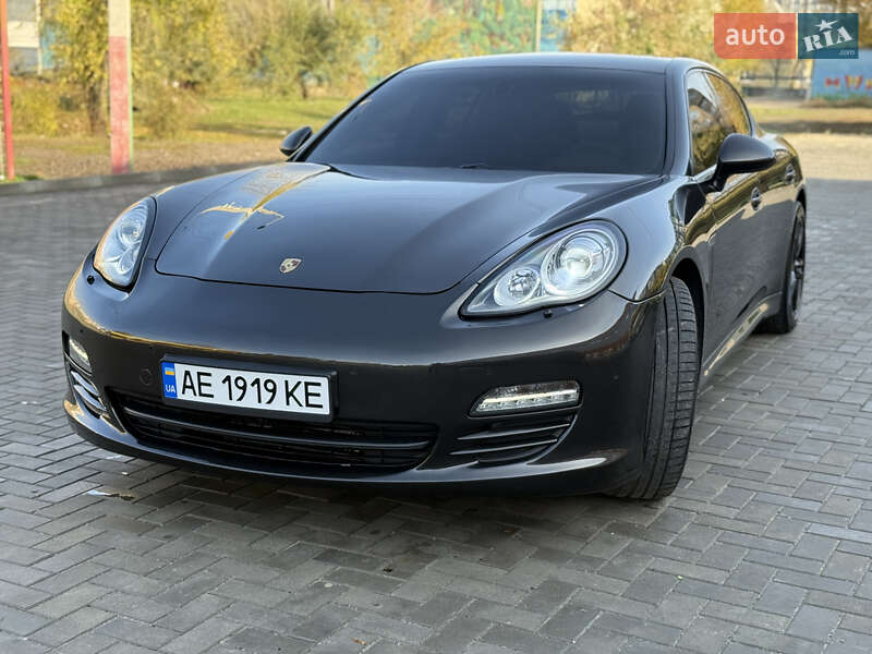 Фастбек Porsche Panamera 2011 в Кривому Розі фото 2 Фастбек Porsche Panamera 2011 в Кривому Розі