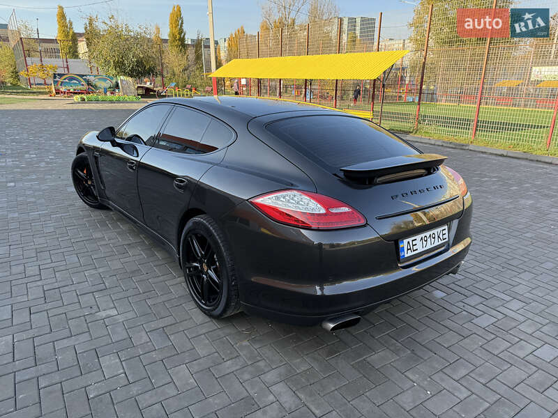 Фастбек Porsche Panamera 2011 в Кривому Розі фото 11 Фастбек Porsche Panamera 2011 в Кривому Розі