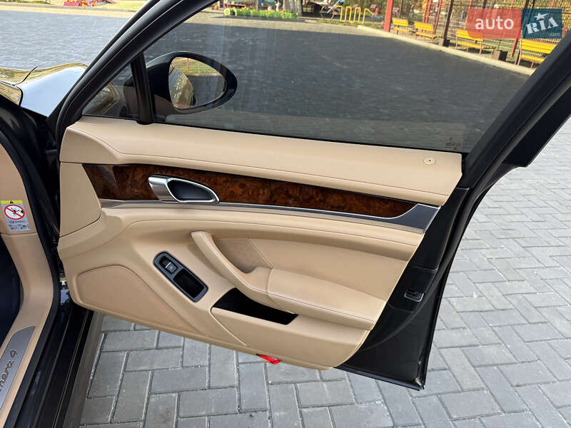Фастбек Porsche Panamera 2011 в Кривому Розі фото 28 Фастбек Porsche Panamera 2011 в Кривому Розі