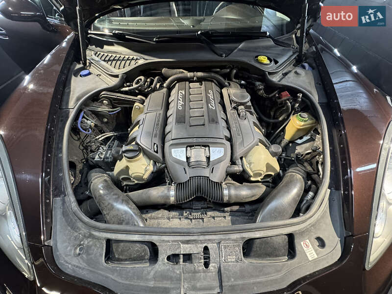 Фастбэк Porsche Panamera 2011 в Одессе
