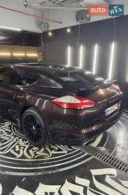 Фастбек Porsche Panamera 2011 в Одесі