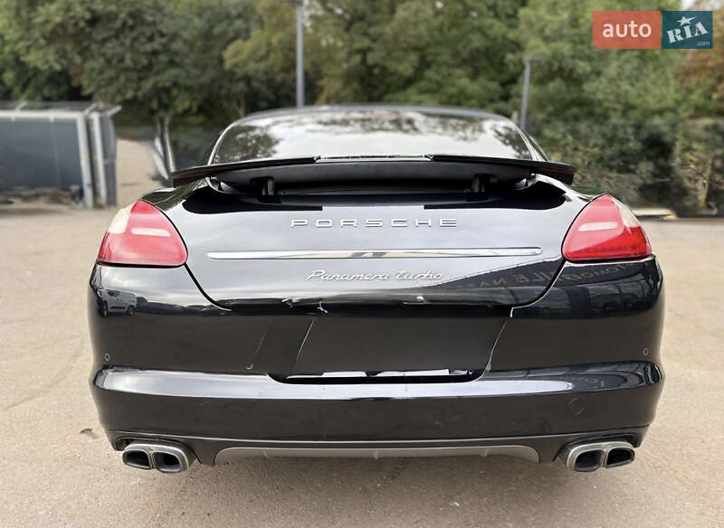 Фастбэк Porsche Panamera 2011 в Черкассах